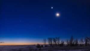 Don’t miss the moon lead a dazzling mini ‘planet parade’ on June 17