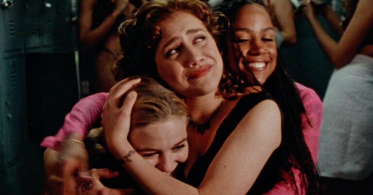Pick Some Clothes, Snacks, And Random Favorites To Find Out Which "Clueless" Character You Are