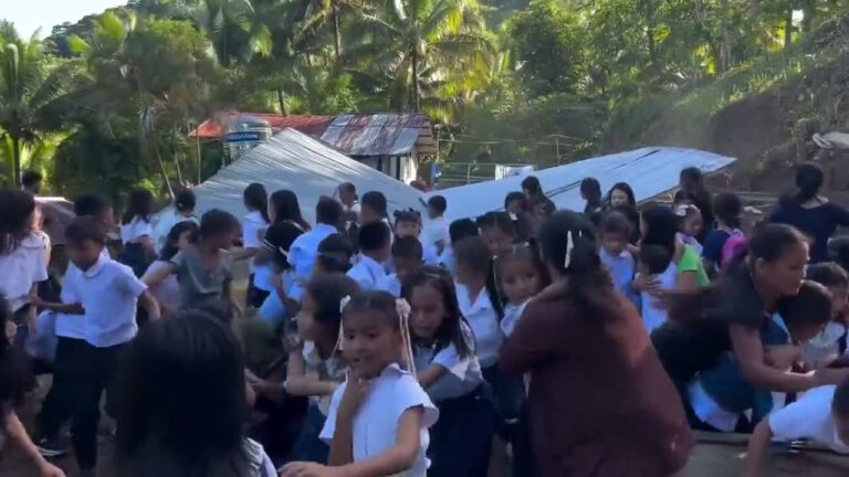7.8 magnitude earthquake hit the Phillipines