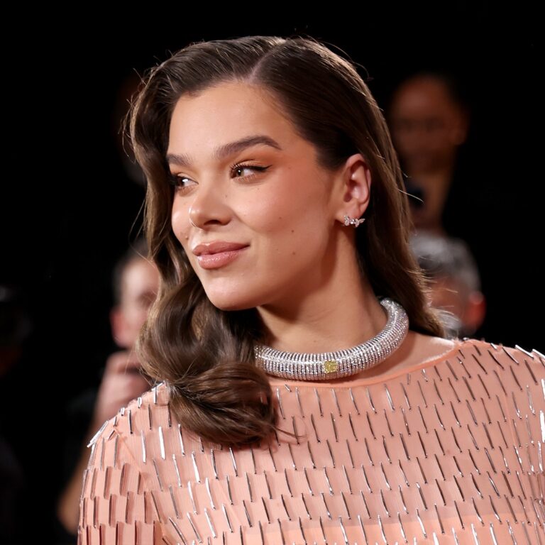 Hailee Steinfeld’s Workout Routine by Trainer Dad Peter Steinfeld