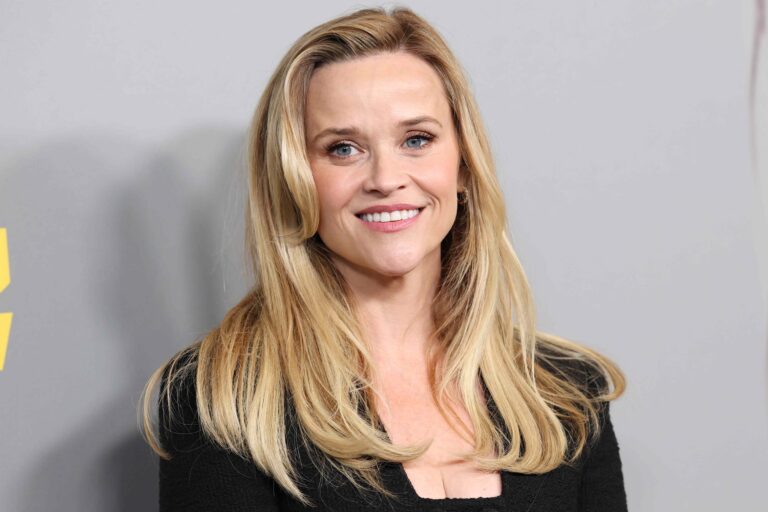 Reese Witherspoon, Katie Holmes, and More Celebs Are Wearing This Sleek Denim Trend That Isn’t Skinny Jeans — from $17