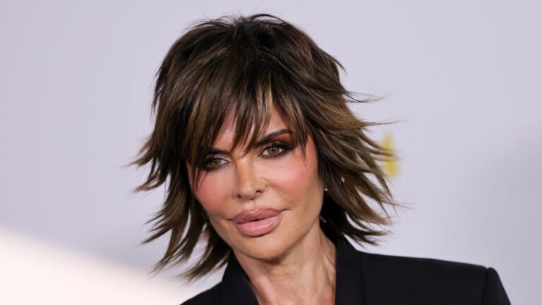 Lisa Rinna Says Mitch McConnell in ‘Weekend at Bernie’s’ Situation