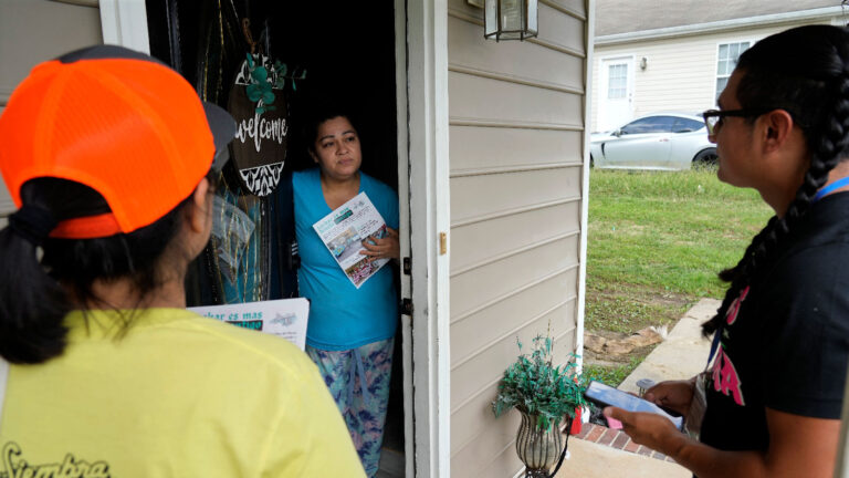 Nonprofit encourages Latinos to get politically involved amid rising energy costs » Yale Climate Connections