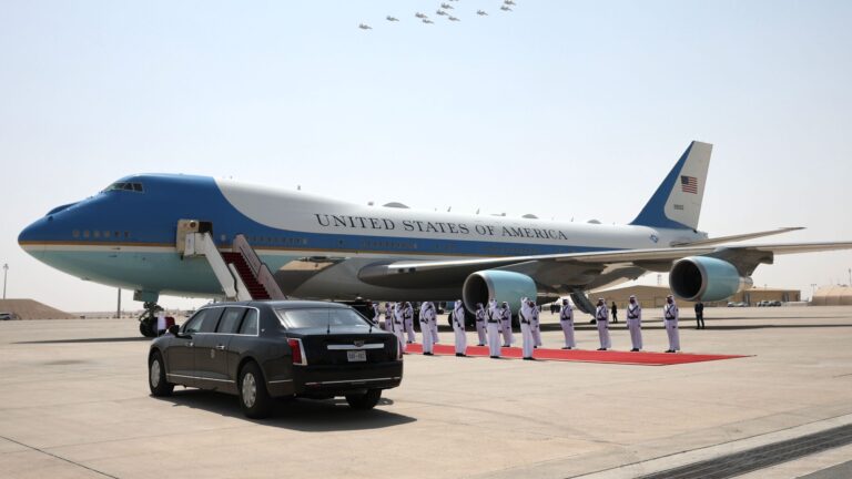 Donald Trump Ditches $400 Million Qatari Plane for Air Force One
