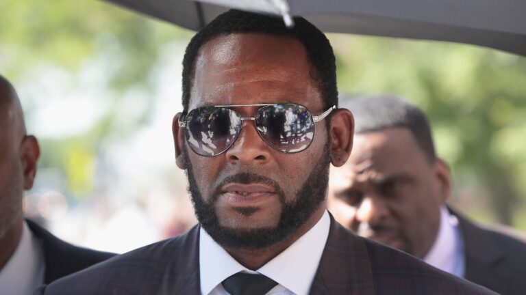 R. Kelly Formally Begs Donald Trump to Get Him Out of Prison