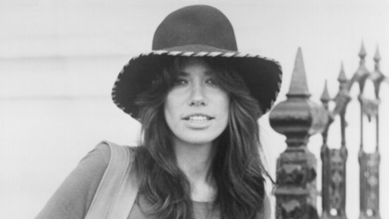 Carly Simon Discloses Parkinson’s Disease Diagnosis