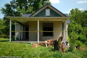 Mother of 16 children forced to endure ‘pure evil’ Ohio house of horrors pleads to be REUNITED with her kids