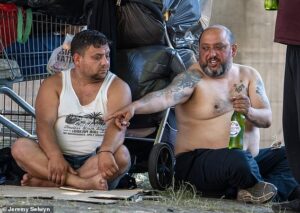 Migrant shanty town returns to West End: Rough sleepers from Eastern Europe set up camp next to London’s famous Marble Arch and take to streets to beg and pickpocket tourists