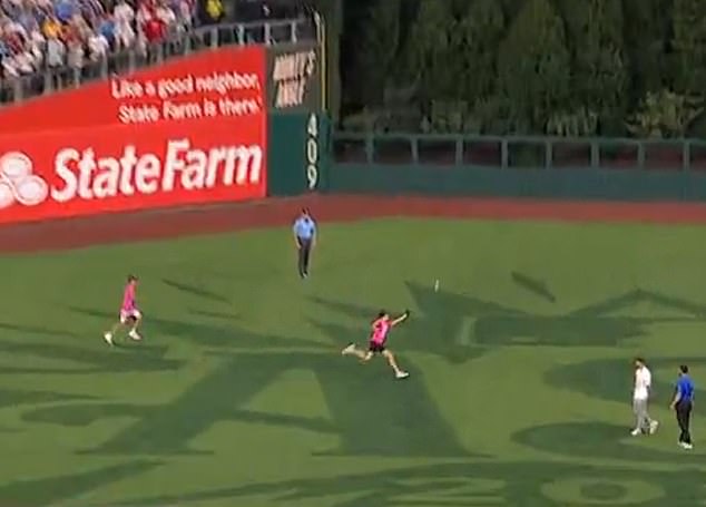 Brutal moment Philly crowd boos CHILD during MLB Home Run Derby… before they’re silenced by insane ‘clutch’ display from rival player