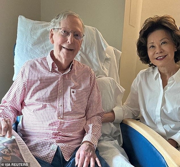 Kentucky Governor reveals he received calls suggesting Senator Mitch McConnell had passed during hospitalization before proof of life photo