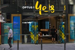 Optus to be sued over fatal Triple Zero outage that saw hundreds of calls blocked