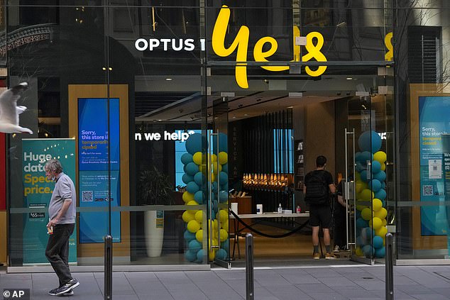 Optus to be sued over fatal Triple Zero outage that saw hundreds of calls blocked