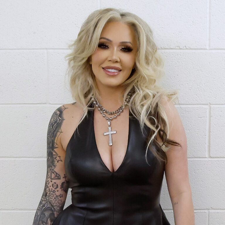 Bunnie Xo Calls Out Hate Comments After IVF Weight Gain