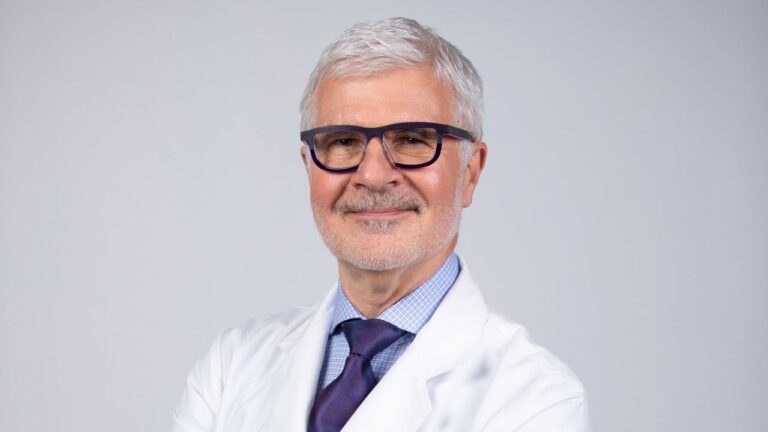 Dr. Steven Gundry Says ‘Eating Your Sunscreen’ Could Be the Secret to Glowing Skin