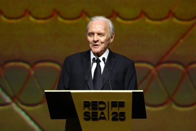 Anthony Hopkins To Release Classical Music Album
