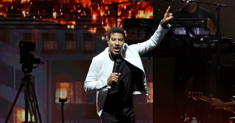 Lionel Richie Shares Health Update After Postponing Shows