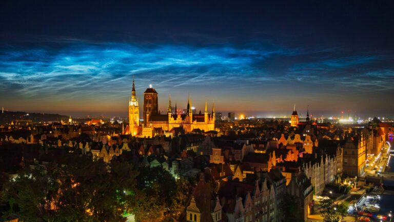 These rare glowing ‘space clouds’ are summer’s best-kept skywatching secret