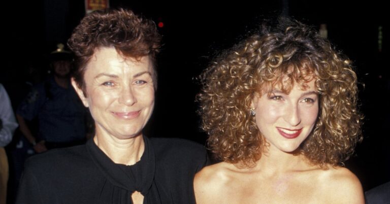 “She Chose Grace Over Fear”: Jennifer Grey Revealed That Her Mom Died “On Her Own Terms” Just One Week After Being Diagnosed With Cancer, And It’s Sparked An Important Conversation