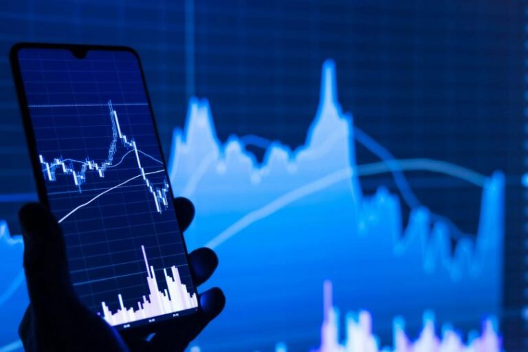 Bitcoin’s gets bullish signal from MACD. Next stop above $70,000?