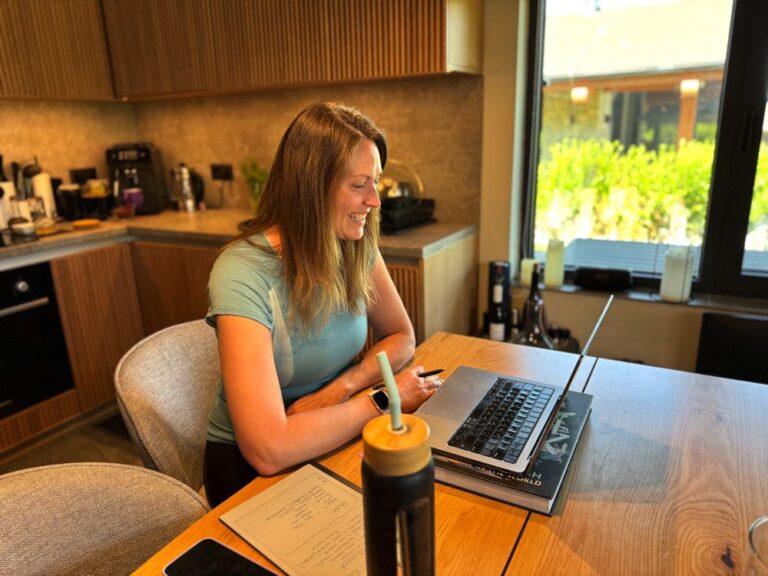 From Freelancing to Employed: New Career Paths for Digital Nomads