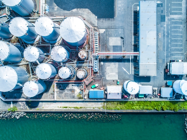 China urges refiners to keep production high (CL1:COM)