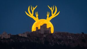 The full Buck Moon leads a mini planet parade through the summer sky on July 29