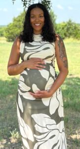 Alaska nurse hired as surrogate desperately tries to protect life of unborn baby after couple demands abortion over treatable heart defect