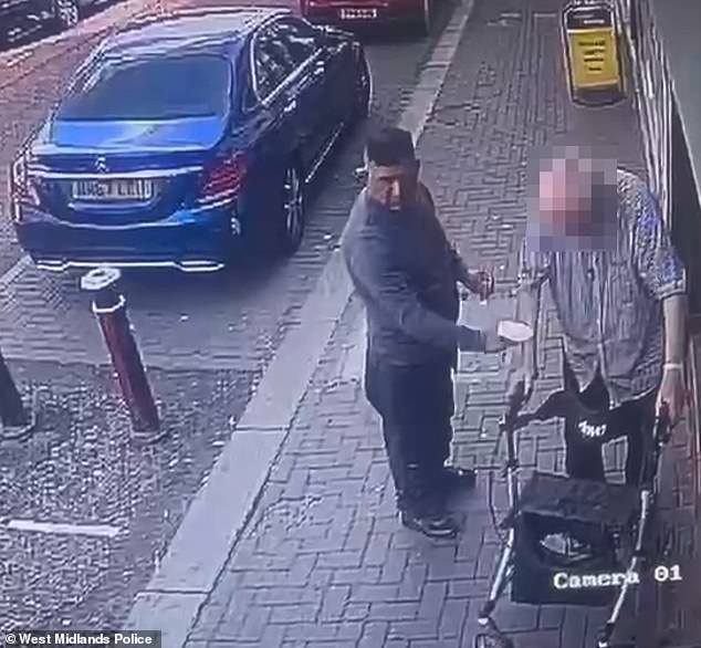 Moment two ‘thieves steal bag of money from elderly man’s mobility walker in brazen distraction theft’ in broad daylight