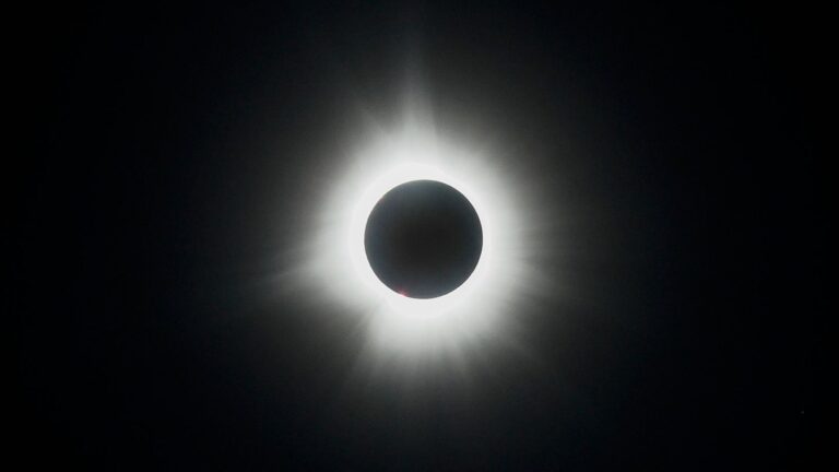 1 week to go until a dramatic total solar eclipse darkens the skies over Spain, Iceland and Greenland