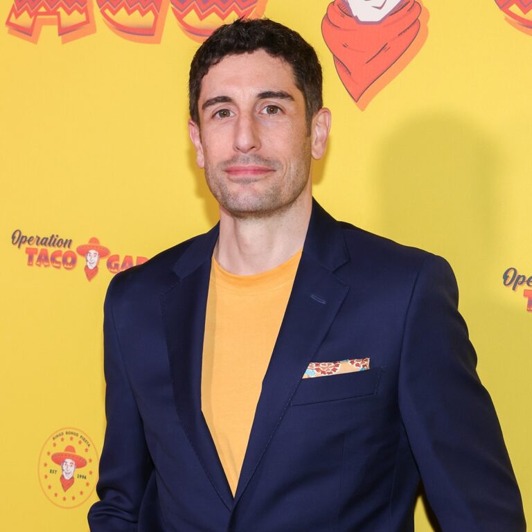 Jason Biggs Says Feet “Can Be Sexy,” Calls Himself “Foot Guy”