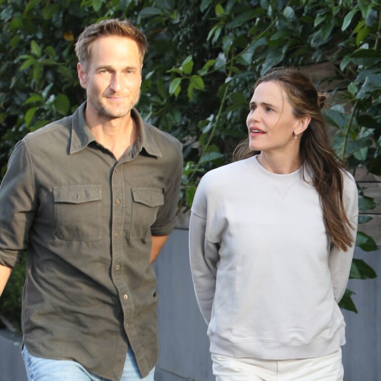 Jennifer Garner, Boyfriend John Miller Show Subtle PDA During L.A. Date