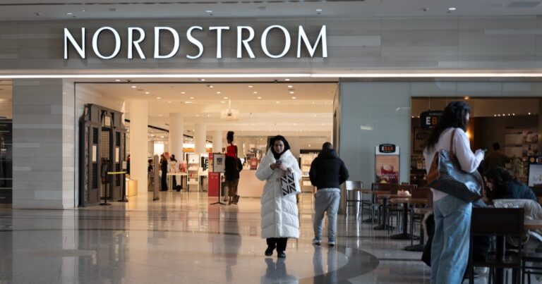 17 Rich Mom Fashion Deals in the Nordstrom Anniversary Sale
