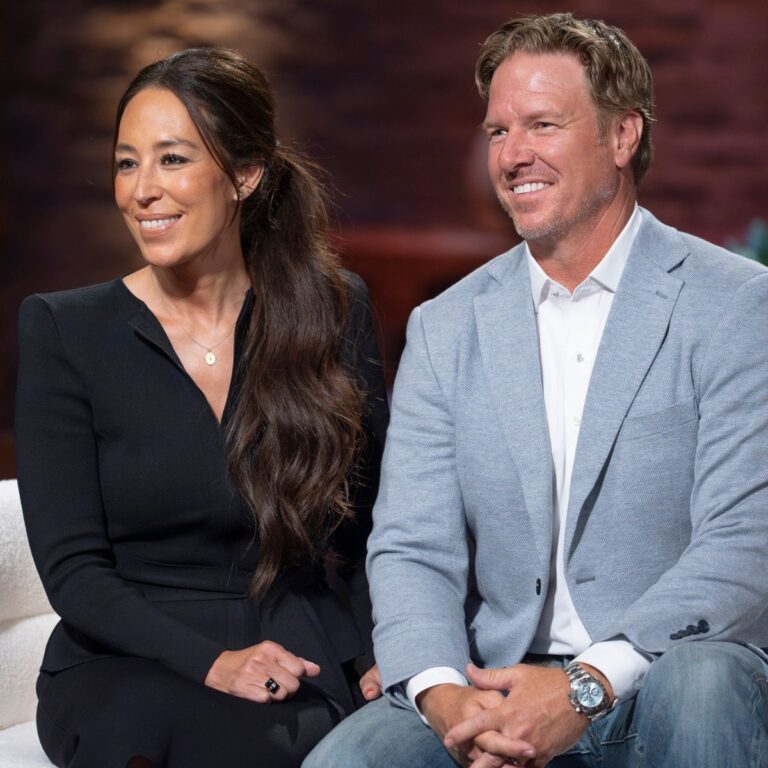 Joanna Gaines Shares Rare Photo of Her, Chip Gaines’ 5 Kids