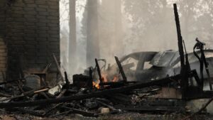Urban firestorm devastates Spokane as dense smoke envelops the Northwest » Yale Climate Connections